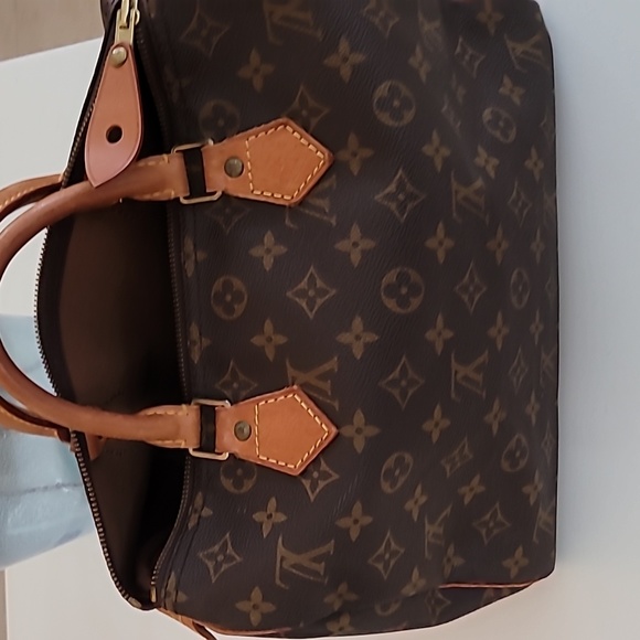LV Speedy 30 Monogram. Watch Video!! - Picture 10 of 11